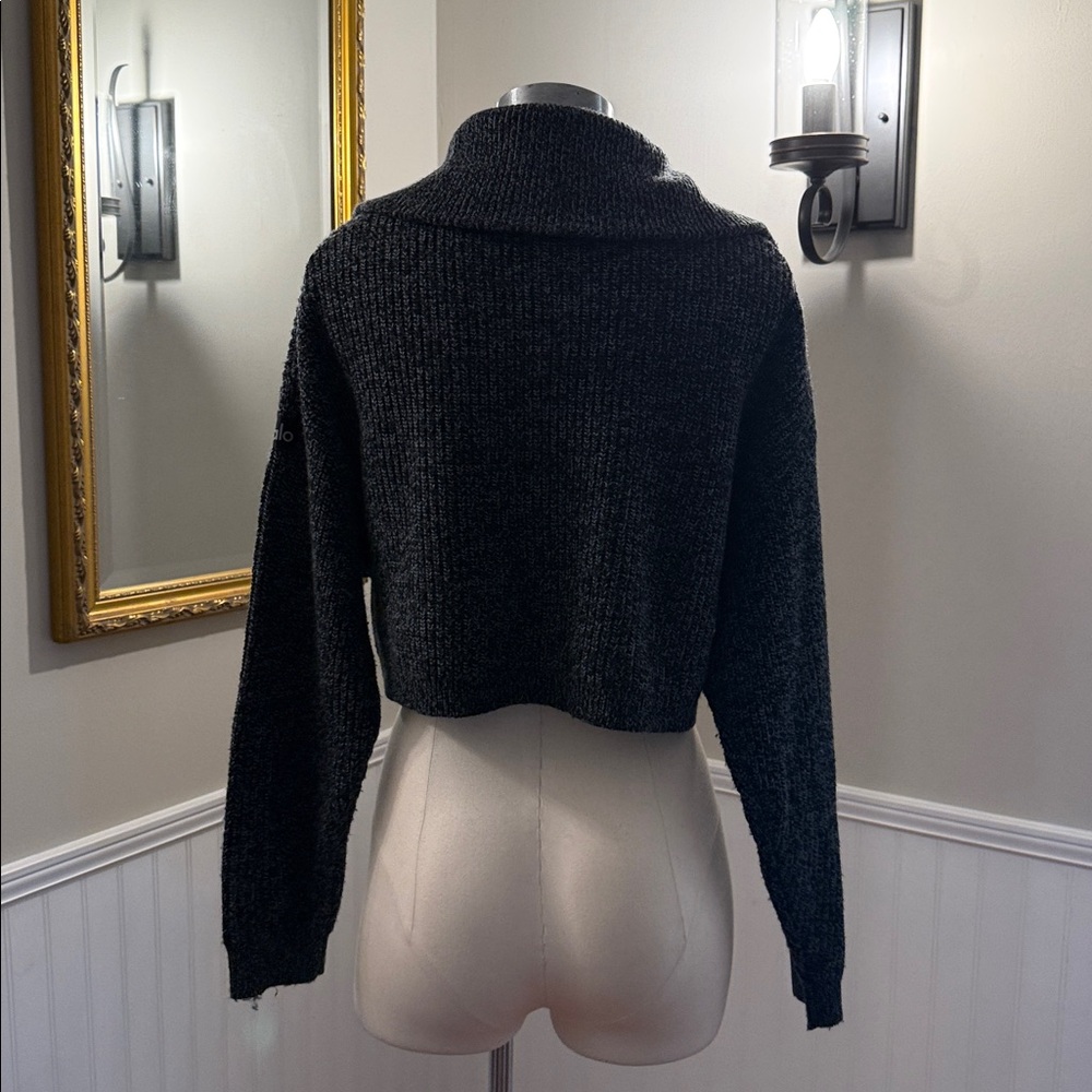 Woman’s  ALO Yoga Black and Gray Marl Cropped Pullover Sweater 1/4 zip. Med. ECU - Picture 5 of 9